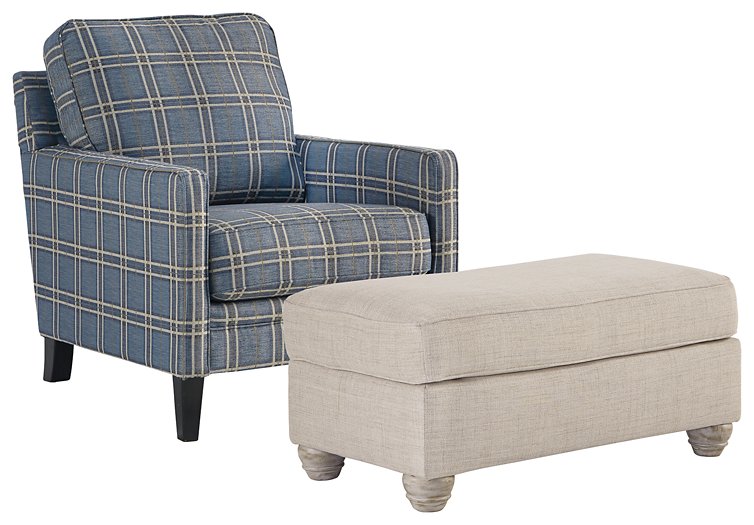 Traemore Living Room Set - World Furniture Gallery (Newark, CA)