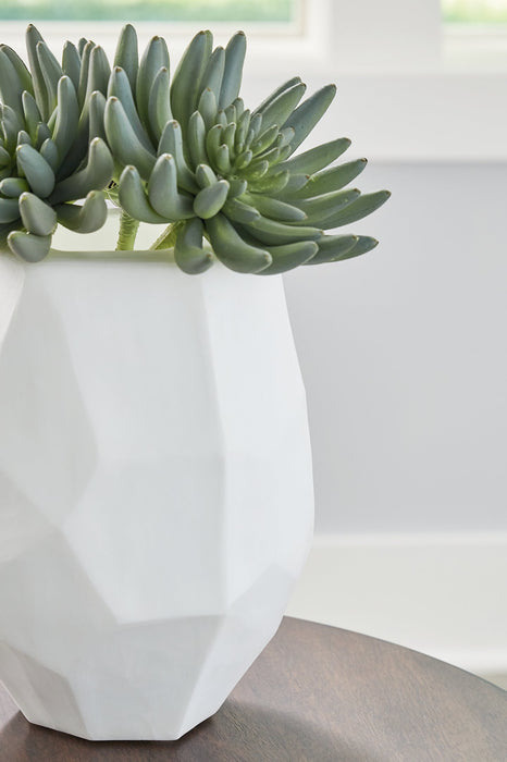 Karenton Vase - World Furniture Gallery (Newark, CA)