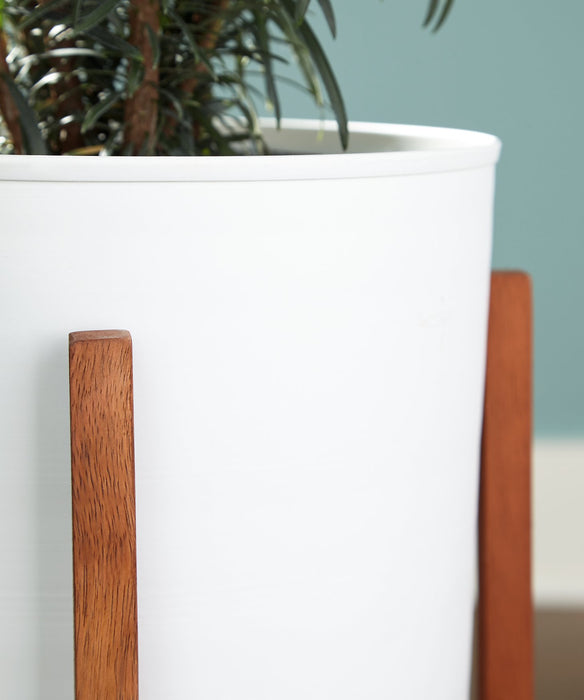 Dorcey Planter (Set of 2) - World Furniture Gallery (Newark, CA)