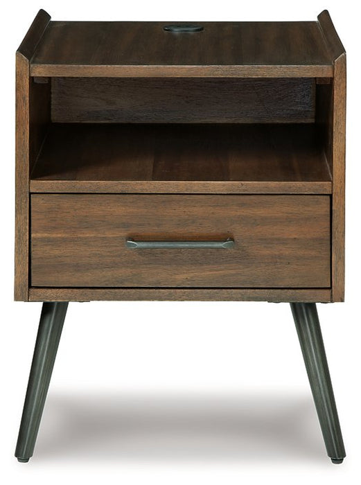 Calmoni End Table - World Furniture Gallery (Newark, CA)